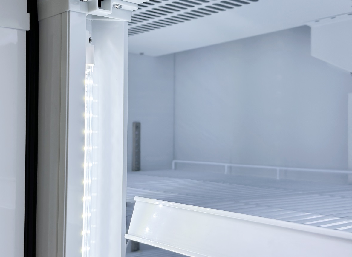 Gastro Kühlschrank mit 2 Glastüren mit 670 Litern